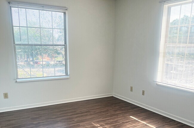 Photo - Crescent Park Apartments