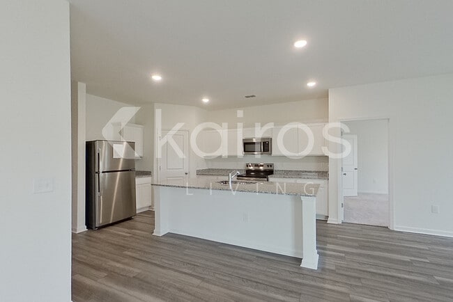 Photo - 635 Castillo Dr