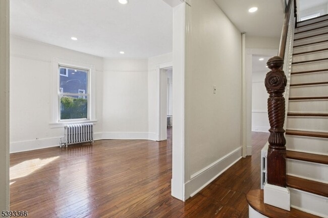 Photo - 20 Kent Pl Blvd