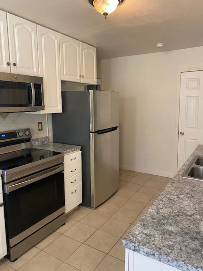 Photo - Shasta Lake Home w/ large yard!