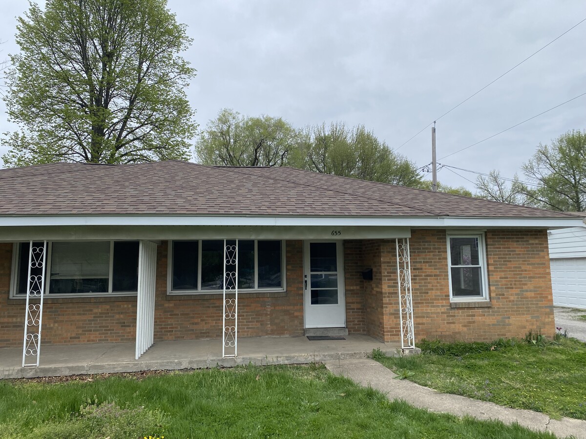 Photo - 655 W Lenox Ave