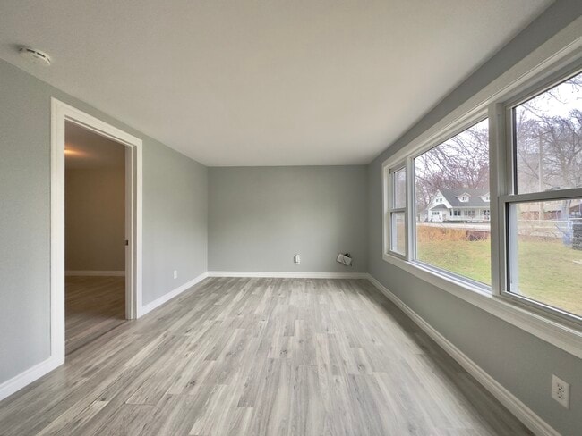 Photo - Charming Cottage-Like Belle River Home