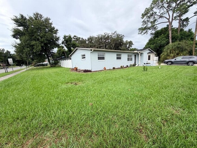 2510 Sandalwood Dr