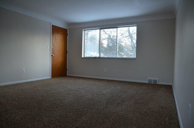Living Room - 5447 Chicago Rd