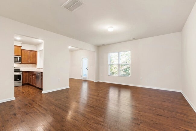 Photo - Elegant Townhome Near Southpoint Mall!