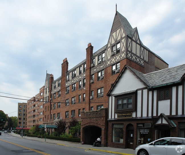 Photo - 68 Hartsdale Ave