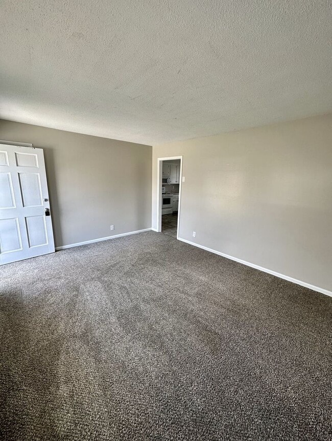 Photo - 3 Bedroom Home For Rent Over The River!