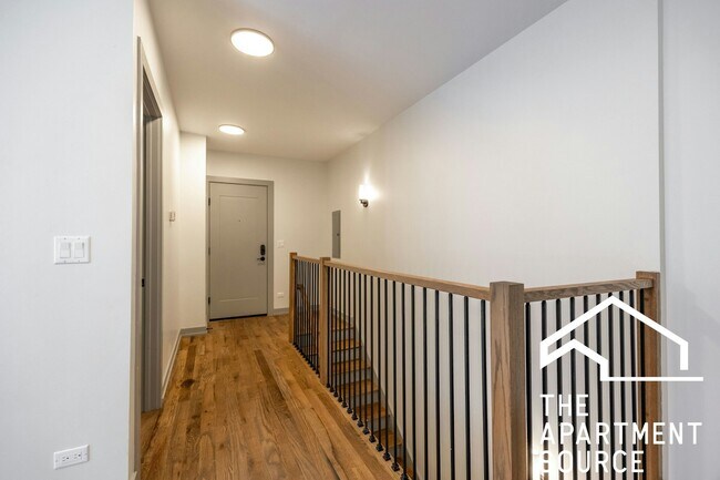Photo - 1339 W Estes Ave
