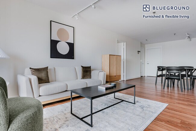 Photo - 4001 9th St N Unidad FL20-ID1195