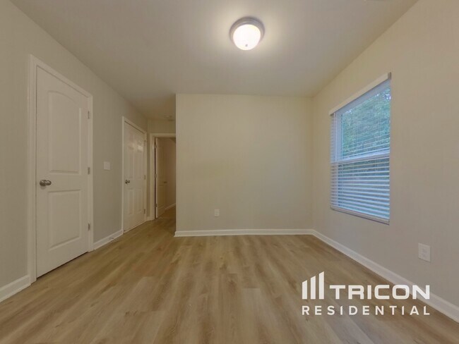 Photo - 334 Freeman Cir