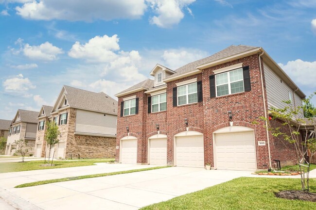 Building Photo - 7479 Thunder St