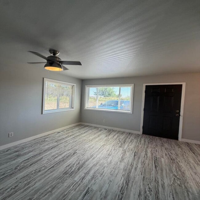 Photo - 1147 Eldora Ln