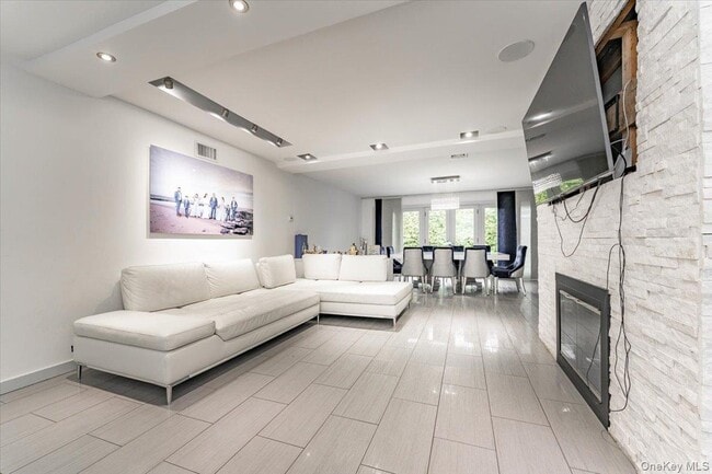 Photo - 536 Oxford Rd