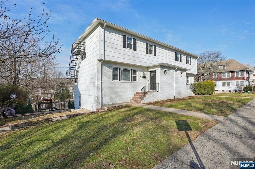Photo - 92 Roland Ave