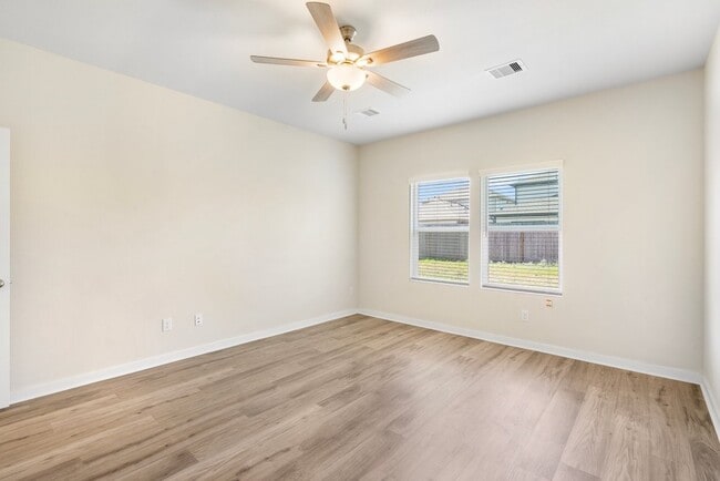 Photo - 5811 Blue Grama Dr