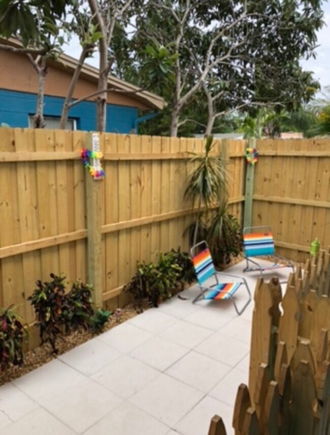 Photo - 5321 Newton Ave S