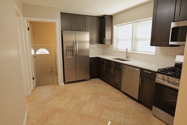 Photo - 5047 S Leclaire Ave