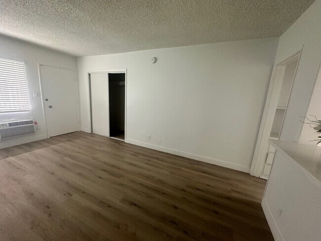 Zelzah Avenue Apartments