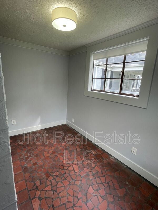 Photo - 1845 Lakewood Terrace SE