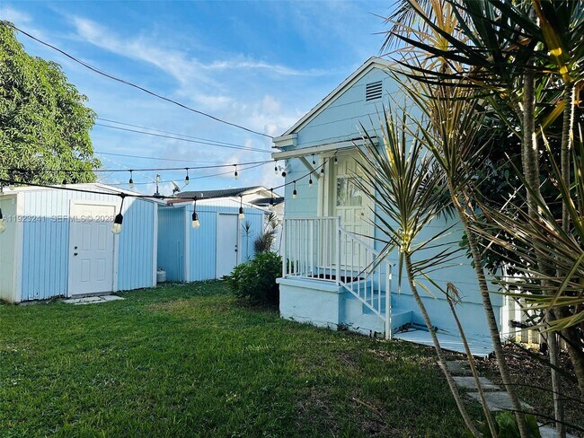 Photo - 3927 SW 64th Ave