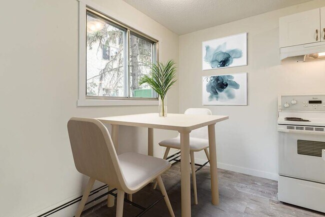 Photo - Evergreen 2 Apartments