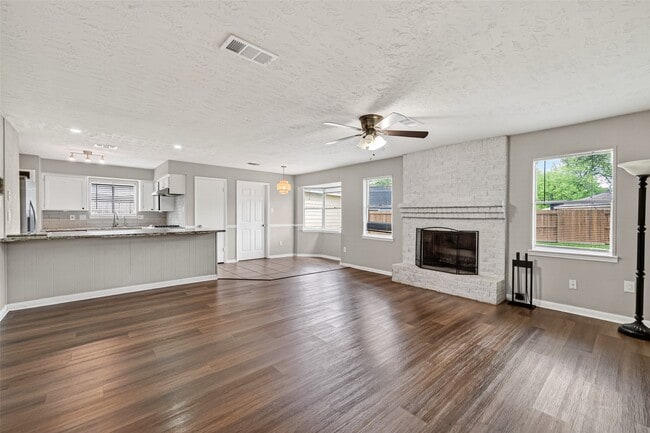 Photo - 519 Asheboro Dr