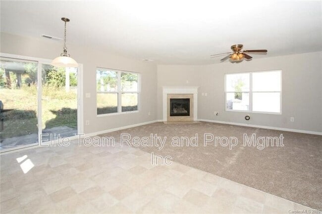 Photo - 10816 Carstairs St