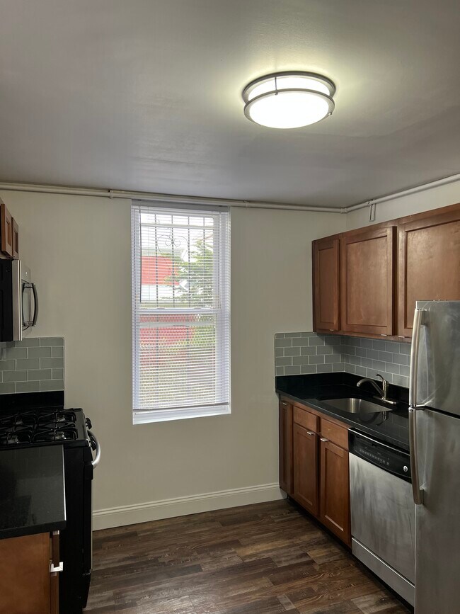 Photo - 14 N High St Apartments Unit 1