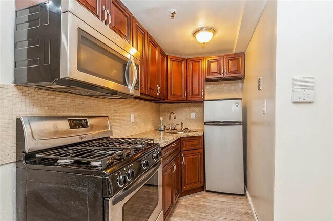 Photo - 513 Monroe St Unit 2