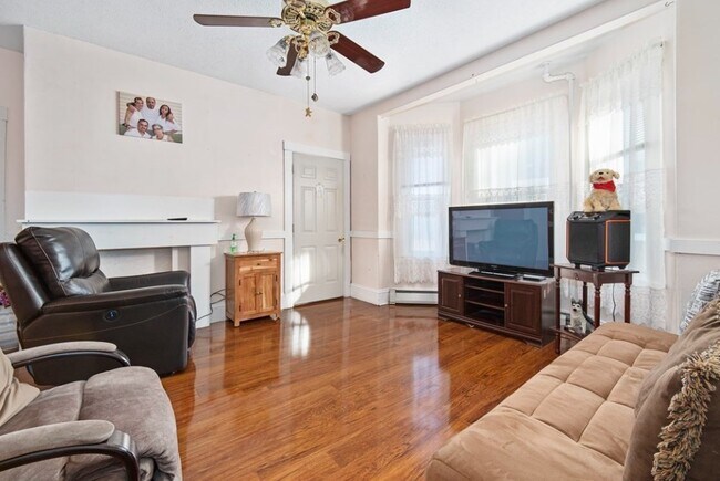 Photo - 17 Wyman St Unit 1