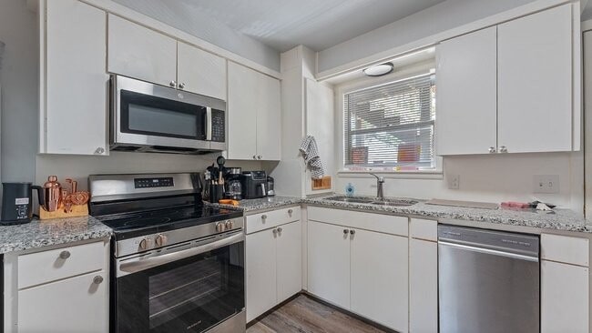 Photo - 830 W Caraway St