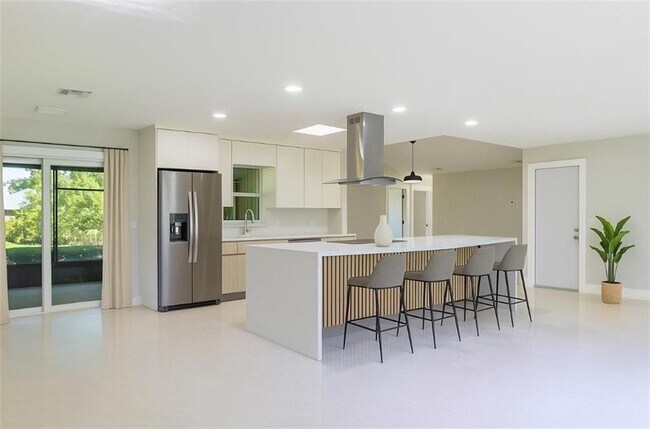 Photo - 5740 36th Pl