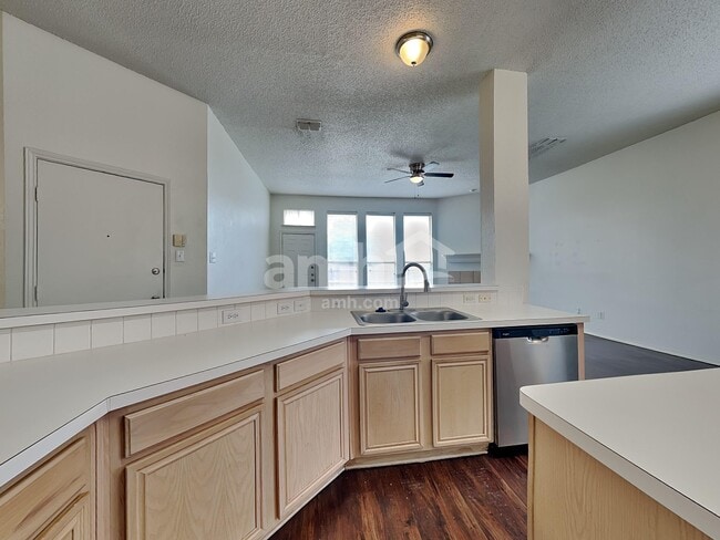 Photo - 300 Trailwood Dr