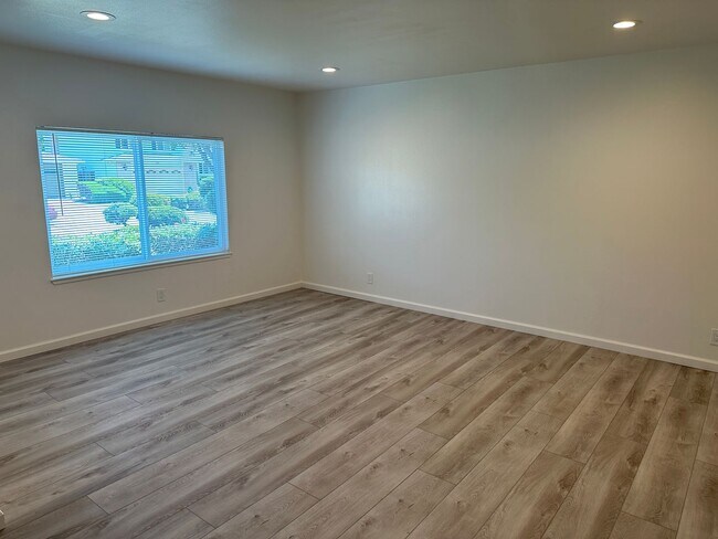 Photo - Beautifully Renovated 4 Bedroom 2 Bath Hom...