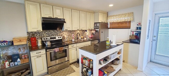 Photo - 2724 Garden Dr S Unit 310