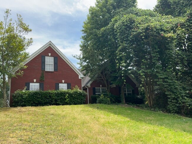 Building Photo - 840 James Ridge Dr
