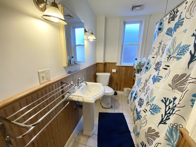 Photo - 37 Hillside St Unit 2