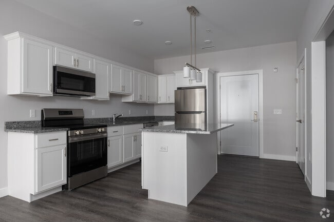 1BR, 1BA - 745SF - Kitchen