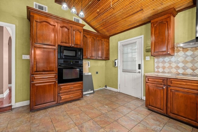 Photo - 407 E Shamrock Ave