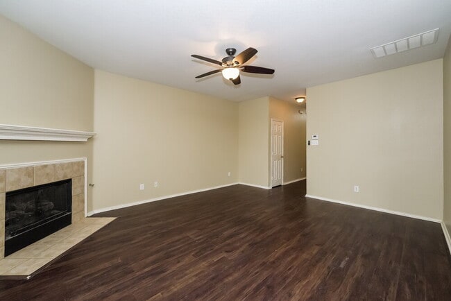 Photo - 2808 Lynx Ln