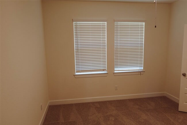 Photo - 3352 Vine Ter Trce