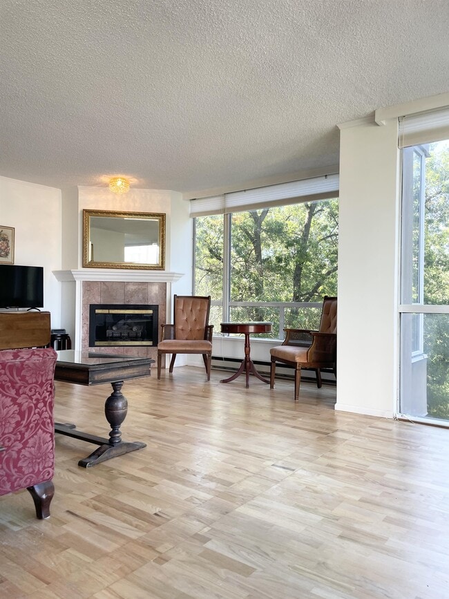 Photo - 2668 Ash St
