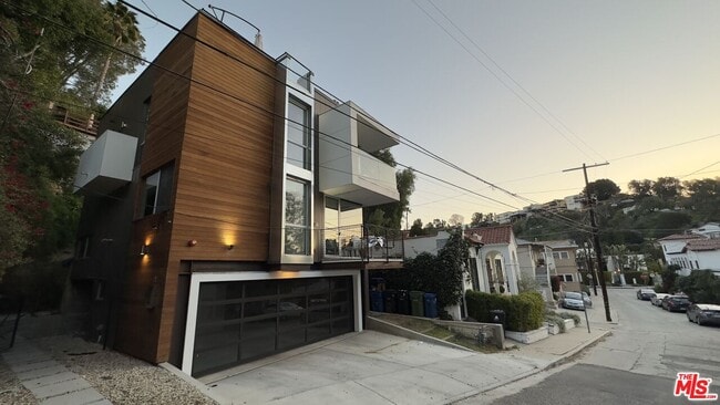 Photo - 6127 Glen Tower St