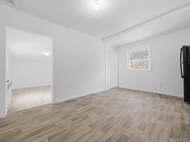 Photo - 19 E Castle Ave