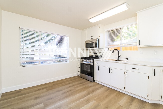 Photo - 912 Shearer St