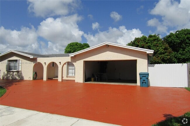 Building Photo - 17510 SW 108th Ave Rental