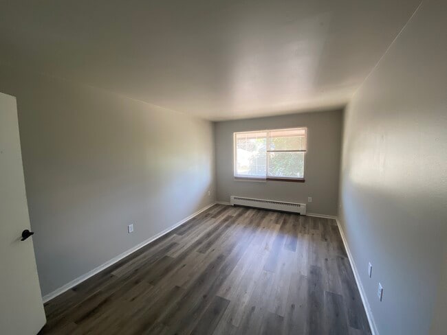 Oakwood Manor Apartments