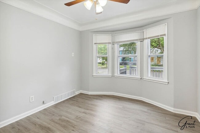 Photo - $1,300/month - 3 Bed 1 Bath Single Family ...