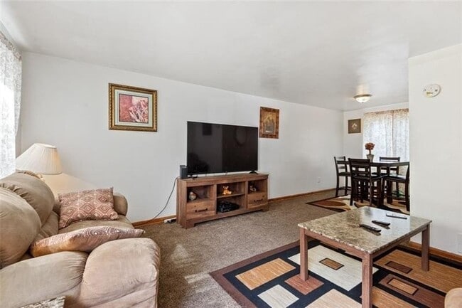 Photo - 1769 McNary Blvd