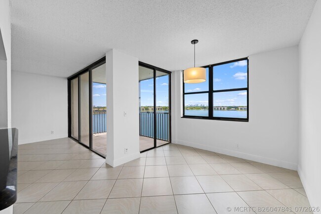 Photo - 105 Lake Emerald Dr Unit 706